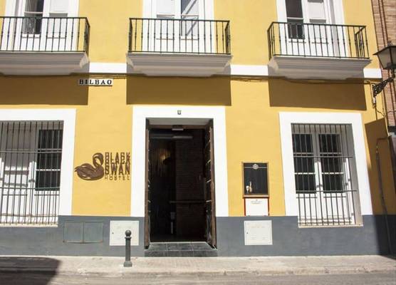 Black Swan Hostel Sevilla 1