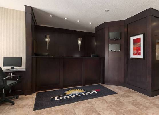 Days Inn by Wyndham Calgary Northwest 1