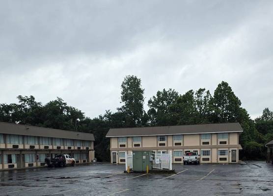 Ashland inn & suites 1