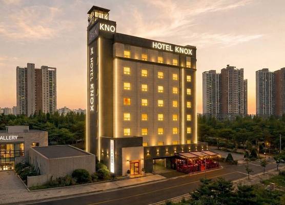 KNox Hotel 1