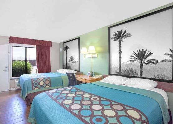 Super 8 by Wyndham Barstow 1