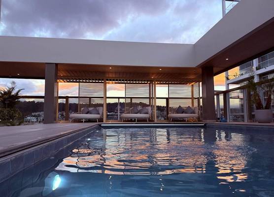 Le Parc Hotel, Beyond Stars 1