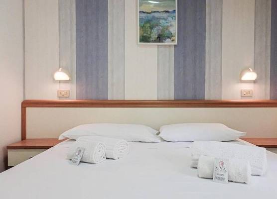 Hotel Blue Ribbon 1