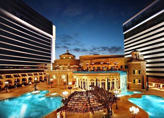 Peppermill Resort Spa Casino 1