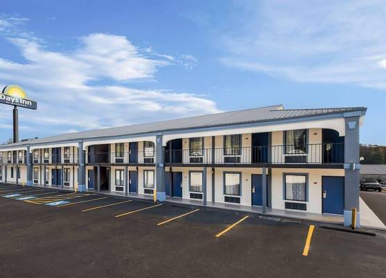 Days Inn by Wyndham Cleveland TN 1