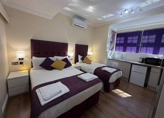 Crompton Guest House 1