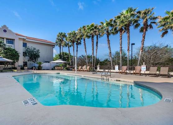Best Western Gateway Grand 1