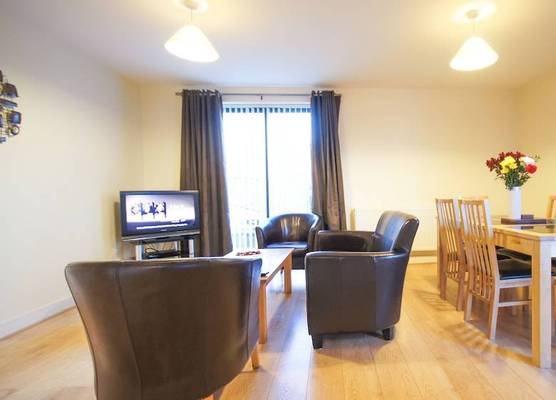 Crompton Court Apartments 1