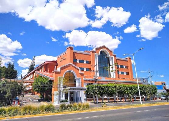 Country Plaza 1