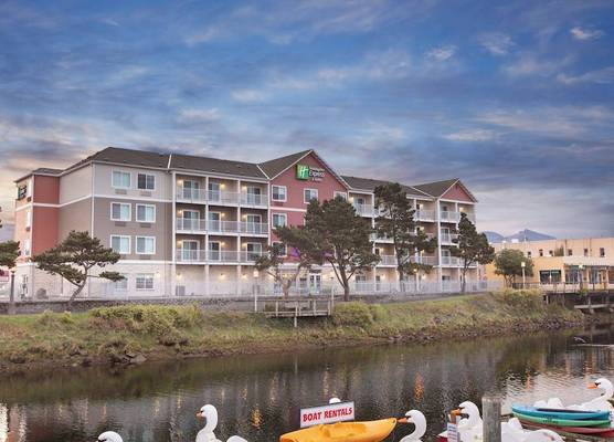 Holiday Inn Express & Suites SEASIDE-CONVENTION CENTER by IHG 1