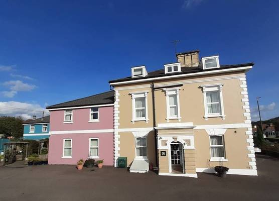 Cotswold Aparthotel 1