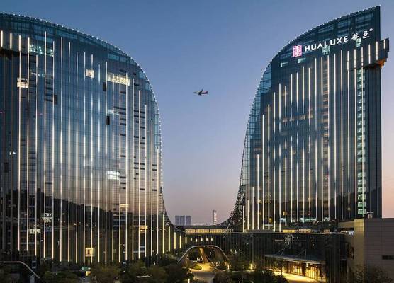 HUALUXE Xiamen Haicang Habour View 1