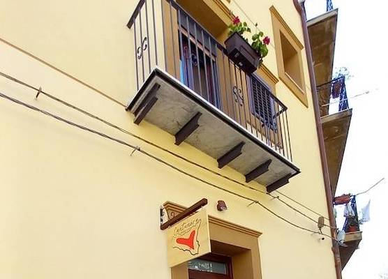 Cantunera SicilianRoom 1