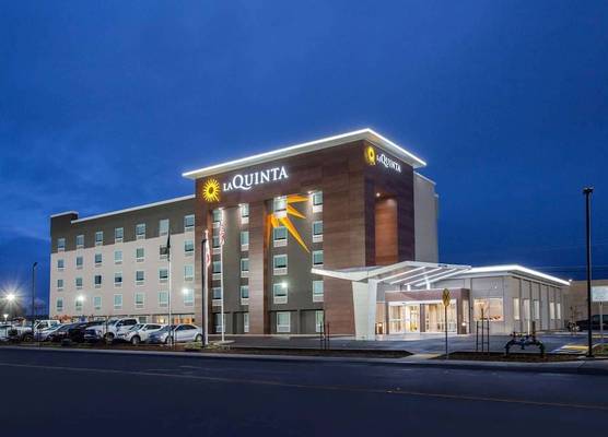 La Quinta by Wyndham Madera 1