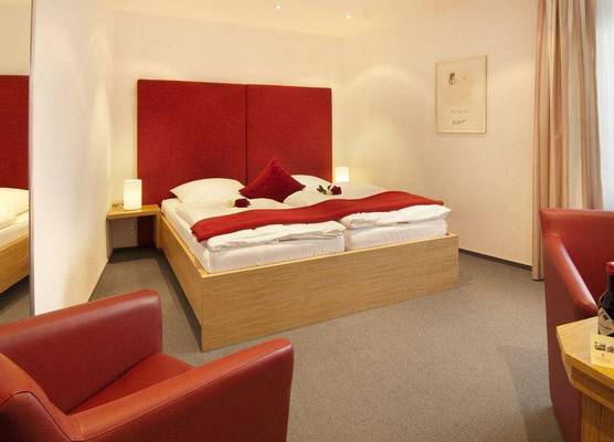 Romantik Hotel Neuhaus 1