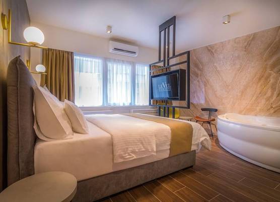 Level Luxury Room's 1