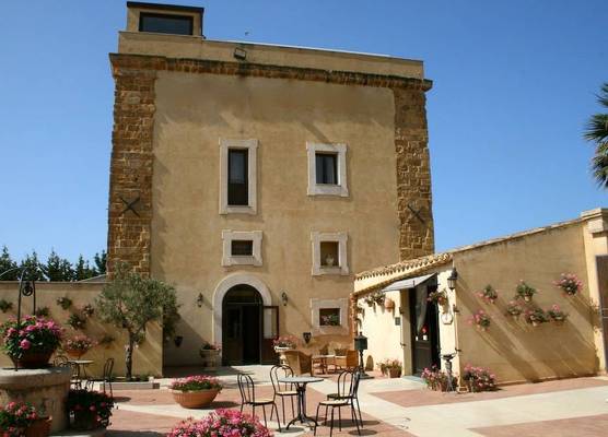 Hotel Foresteria Baglio Della Luna 1