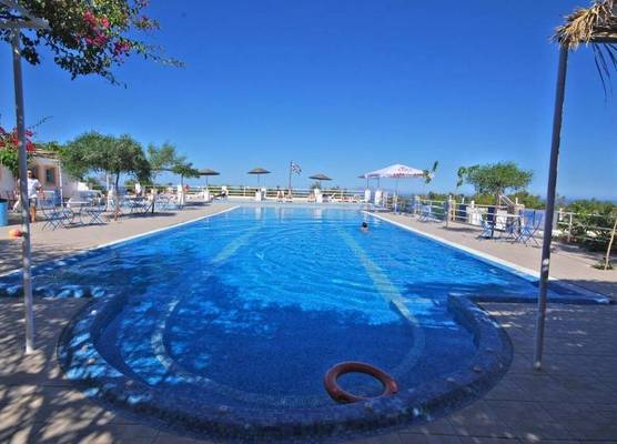 Santorini Camping & Hostel 1