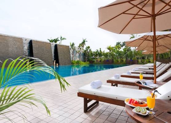 Queena Plaza Hotel 1