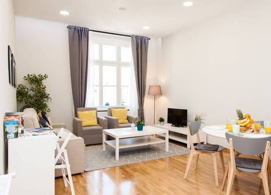 Luxury Main Square Apartments 1