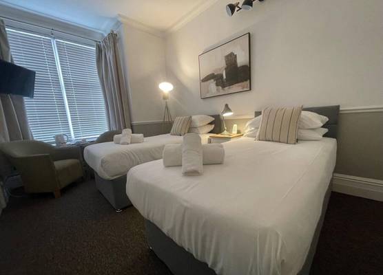 Central Hotel 1