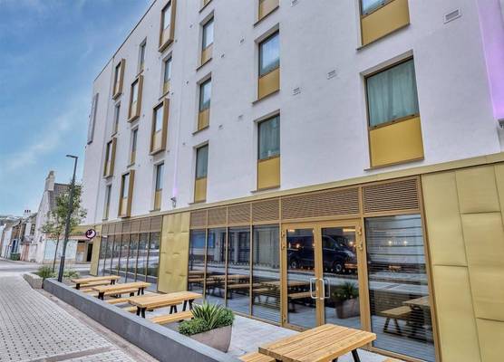 Premier Inn Jersey St Helier - Bath Street 1