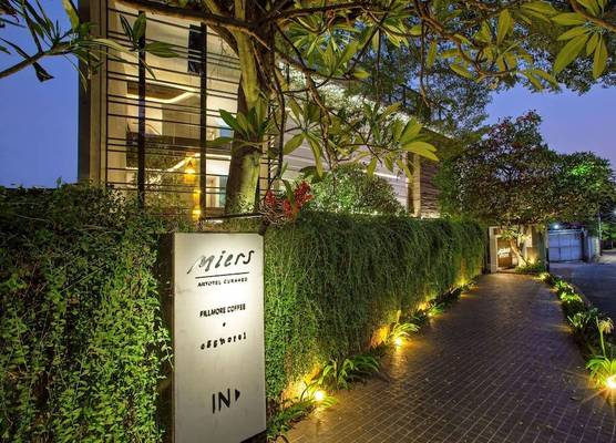Miers Kuningan, ARTOTEL Curated 1