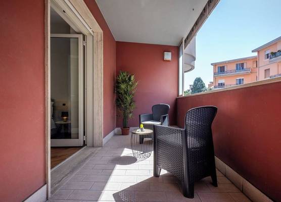 Fior Di Loto Central 1