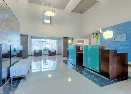 Holiday Inn Express & Suites CARLSBAD BEACH by IHG 1