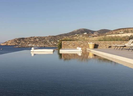 NOS Hotel & Villas 1