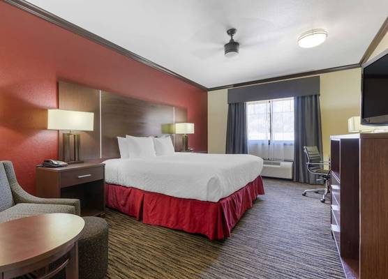 Best Western Plus Classic Inn and Suites 1