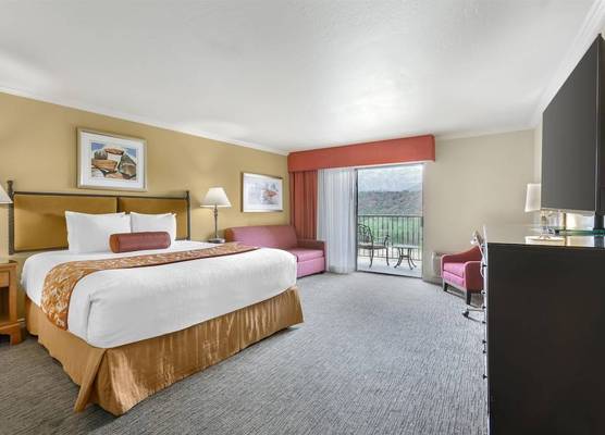 Best Western Plus Arroyo Roble Hotel & Creekside Villas 1