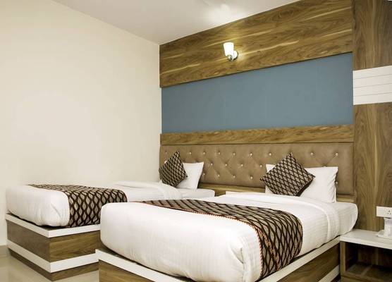 Hotel Ganges Grand - 600m from Kashi Vishwanath Temple 1