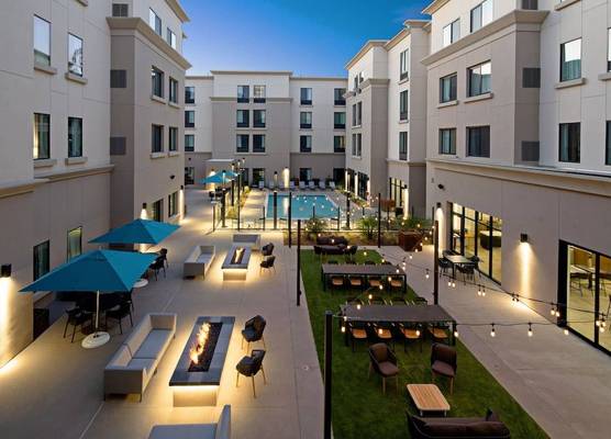 SpringHill Suites by Marriott Valencia 1