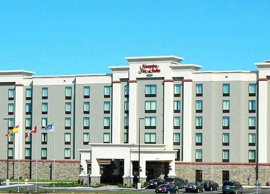 Hampton Inn & Suites by Hilton Moncton 1
