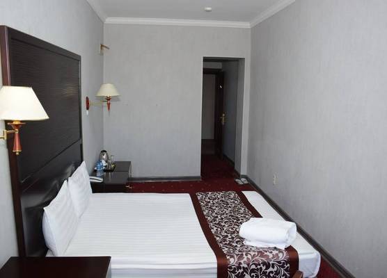 White House Hotel 1