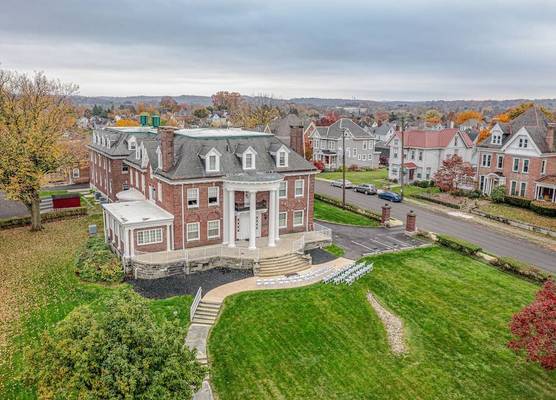 The Grandeur Estate 1