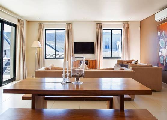 Marine Square Luxury Suites 1