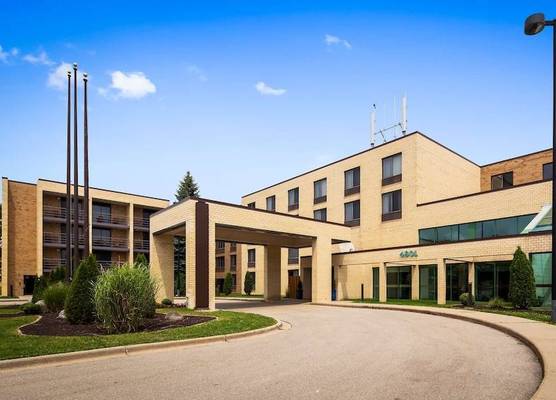 Best Western East Towne Suites 1