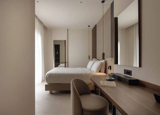 Nesean Plaza Hotel 1