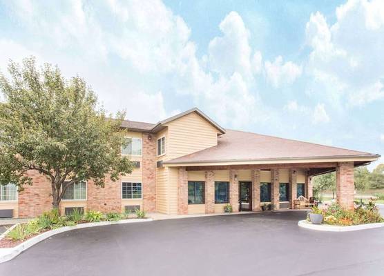 Baymont by Wyndham Muskegon 1