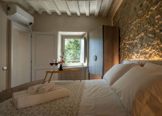 Forma Your Boutique Suite 1