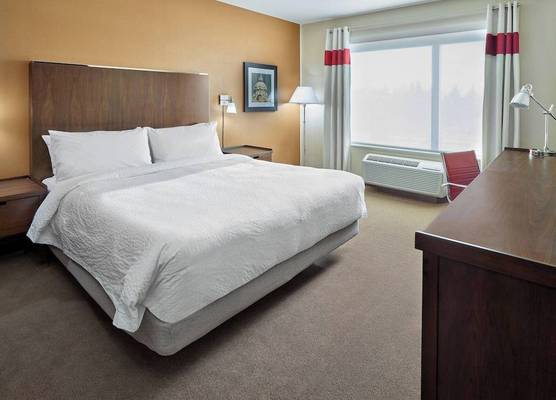 Four Points by Sheraton Edmonton West 1