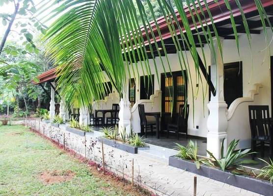 AMRON RESORT SIGIRIYA 1