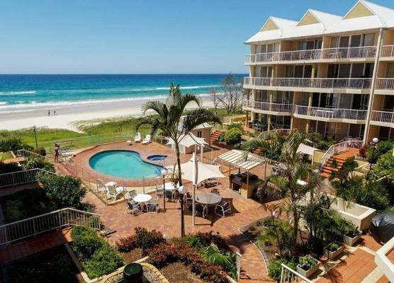 Crystal Beachfront Apartments 1