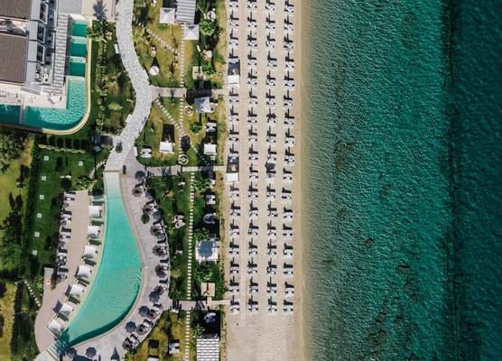 Blue Carpet Luxury Suites 1