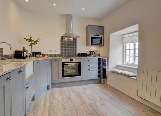 Seaview 1 Bed Apartment Sleeps 4 - Balcony - Tv 1