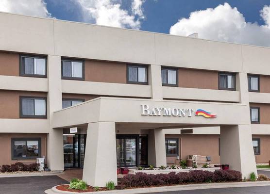 Baymont by Wyndham Glenview 1