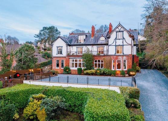 OYO Rayanne House Guest Accommodation 1