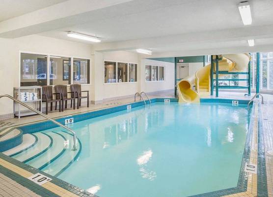 Comfort Inn & Suites University 1